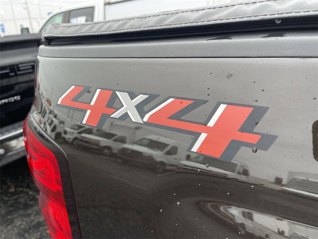 Used 2018 Chevrolet Silverado 1500 LT w/ All Star Edition image 9