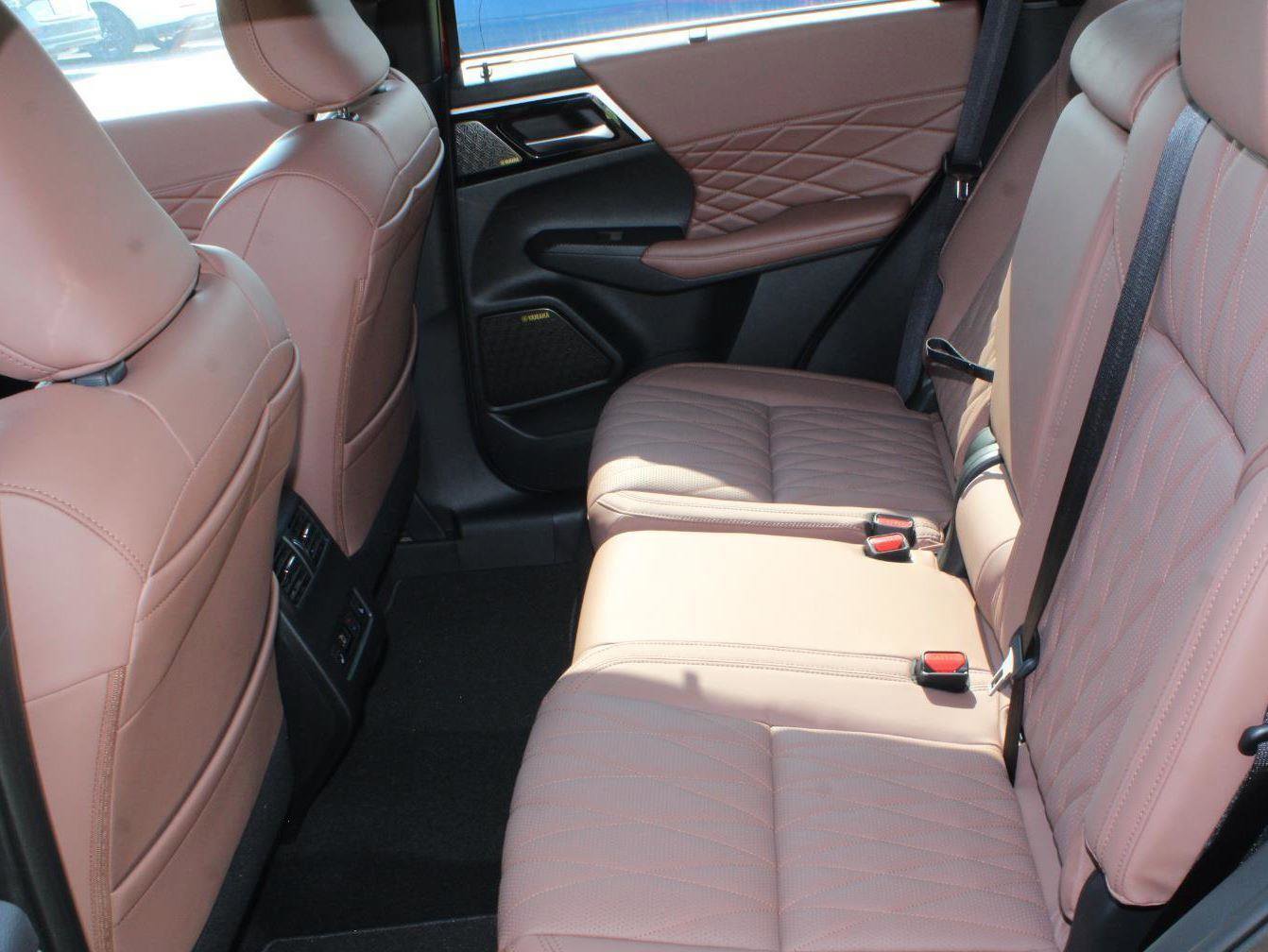 New 2025 Mitsubishi Outlander SEL image 18