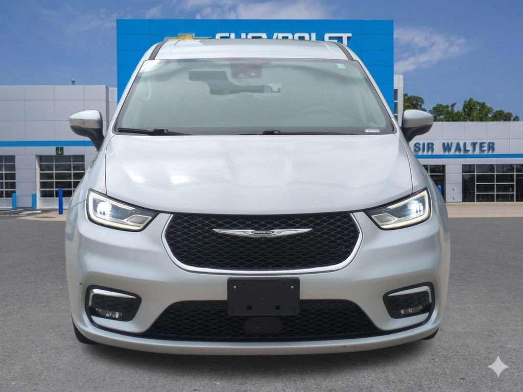 Used 2023 Chrysler Pacifica Touring-L FWD image 9