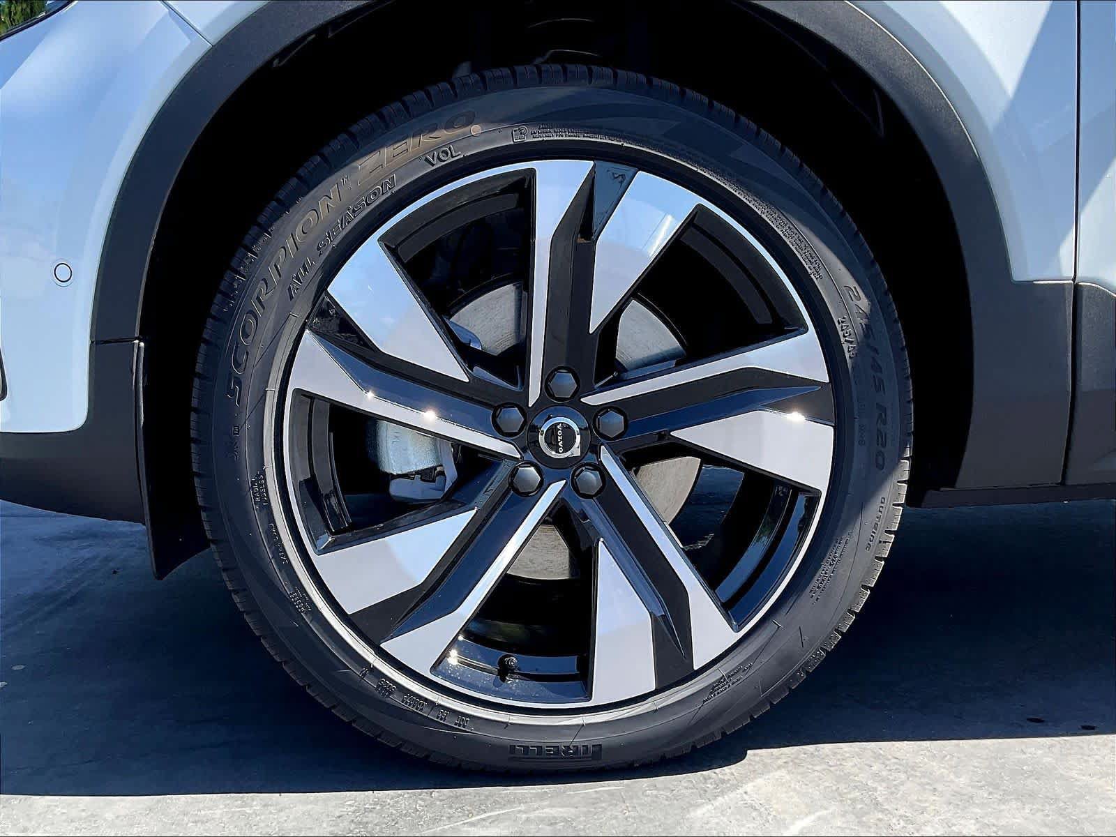 New 2026 Volvo XC40 B5 Ultra w/ Climate Package AWD/4WD image 14