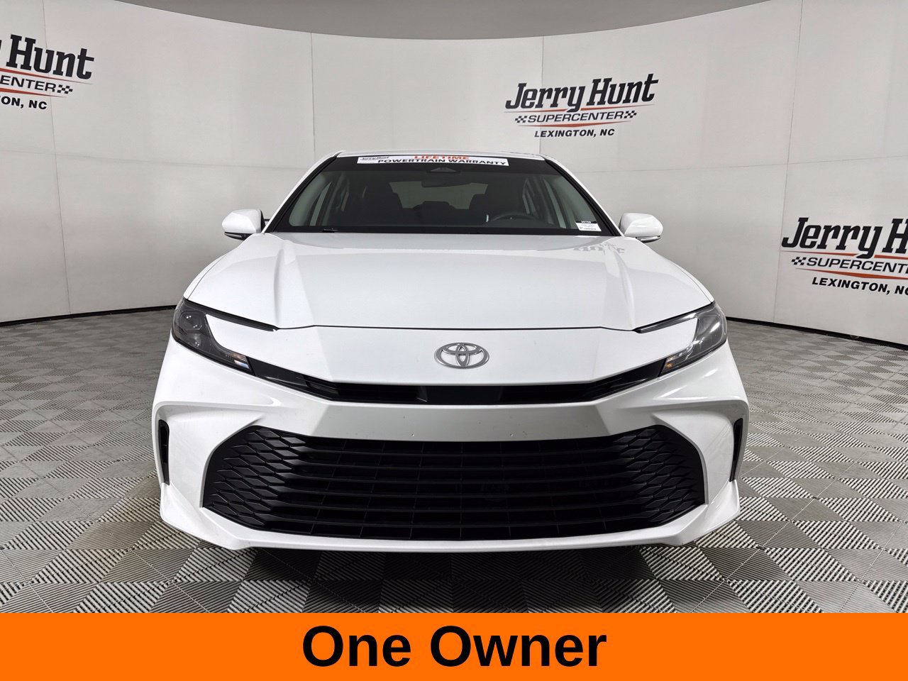 Used 2025 Toyota Camry LE FWD image 3
