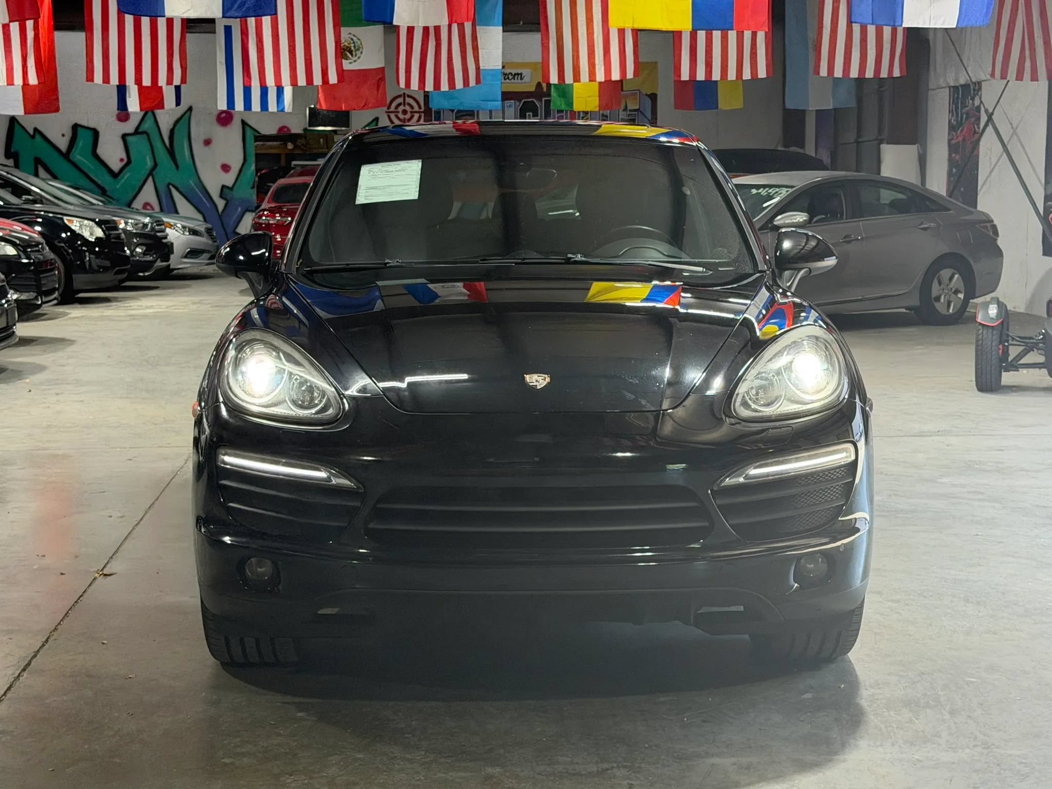 Used 2013 Porsche Cayenne S AWD/4WD image 2