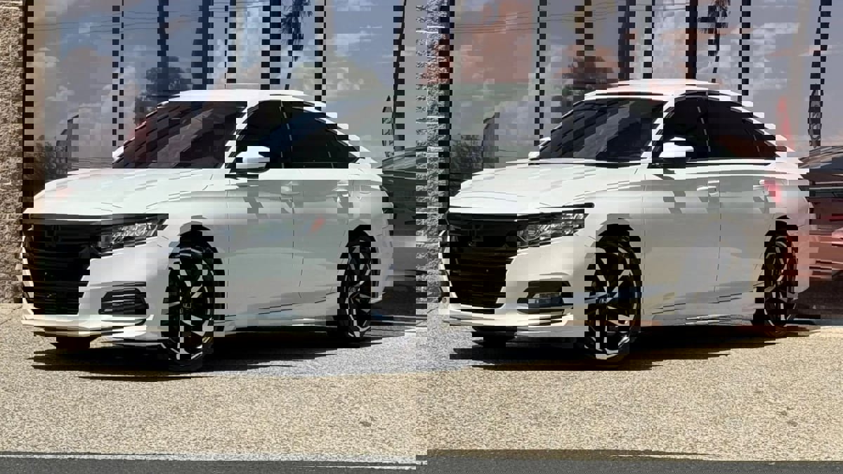 Used 2018 Honda Accord Sport image 4