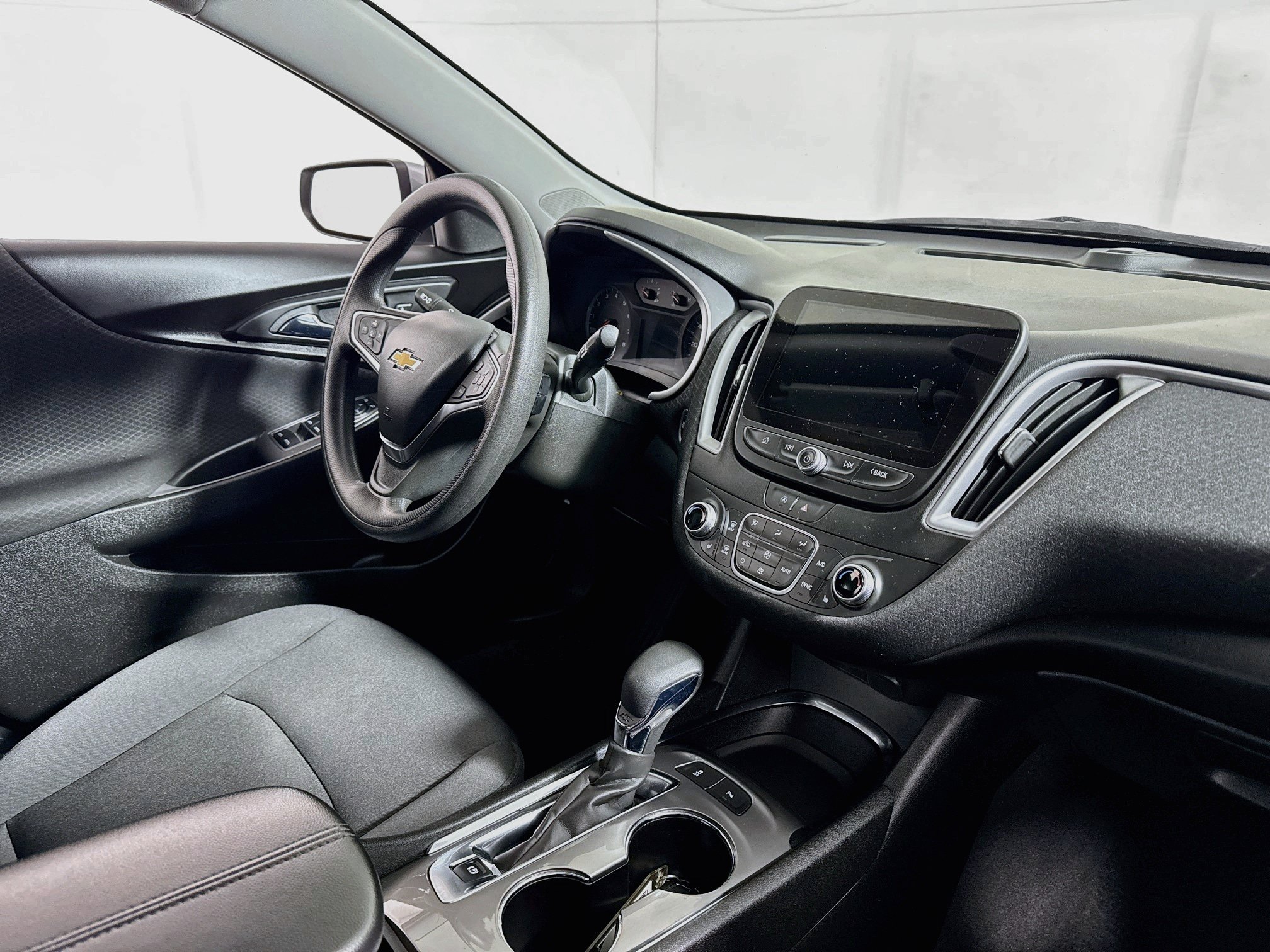 Used 2025 Chevrolet Malibu LT FWD image 26