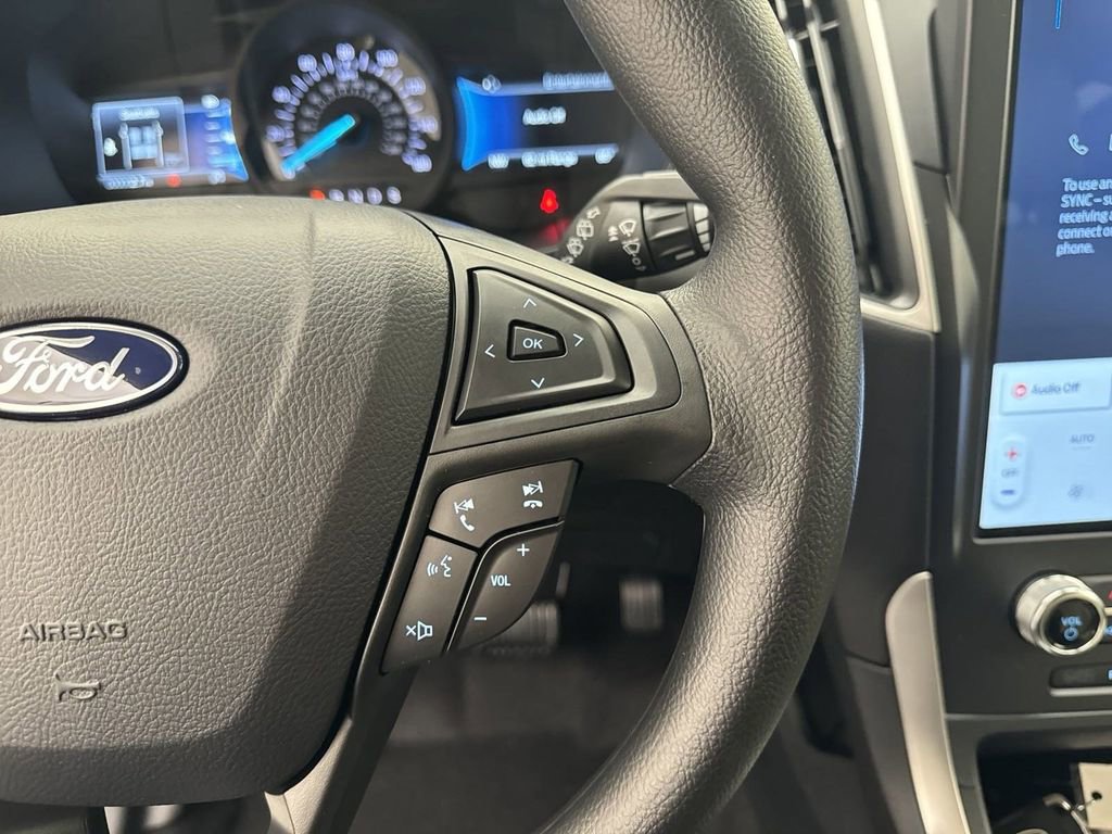 New 2024 Ford Edge SE w/ Black Appearance Package image 11