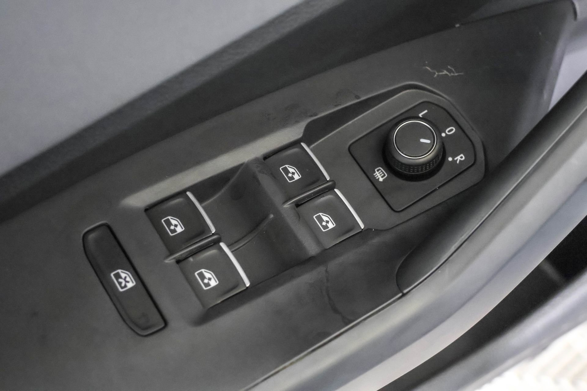 New 2026 Volkswagen Jetta SE FWD image 32