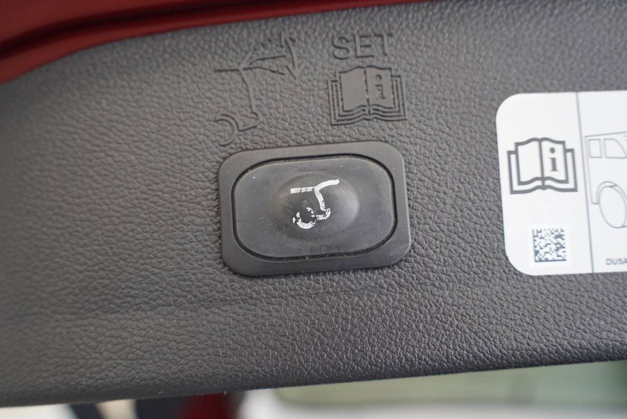 Used 2018 Ford Escape Titanium AWD/4WD image 38