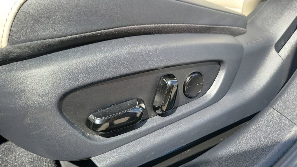 Used 2023 Lexus ES 350 w/ Premium Package image 19