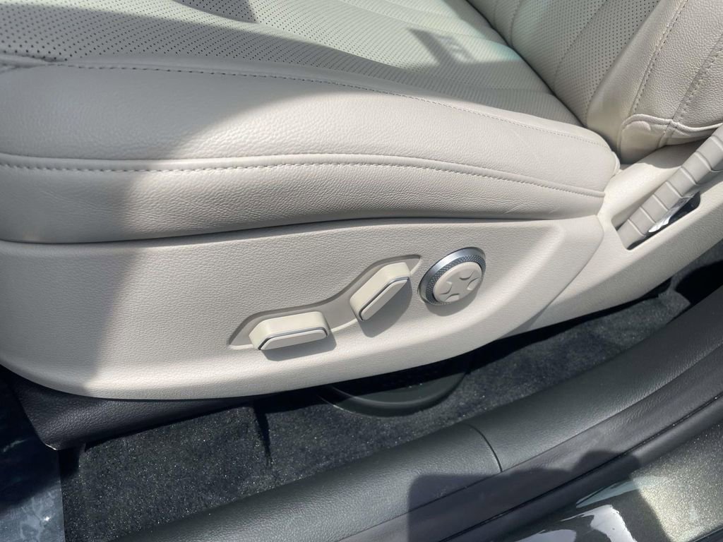 Used 2025 Genesis GV80 2.5T Standard image 18