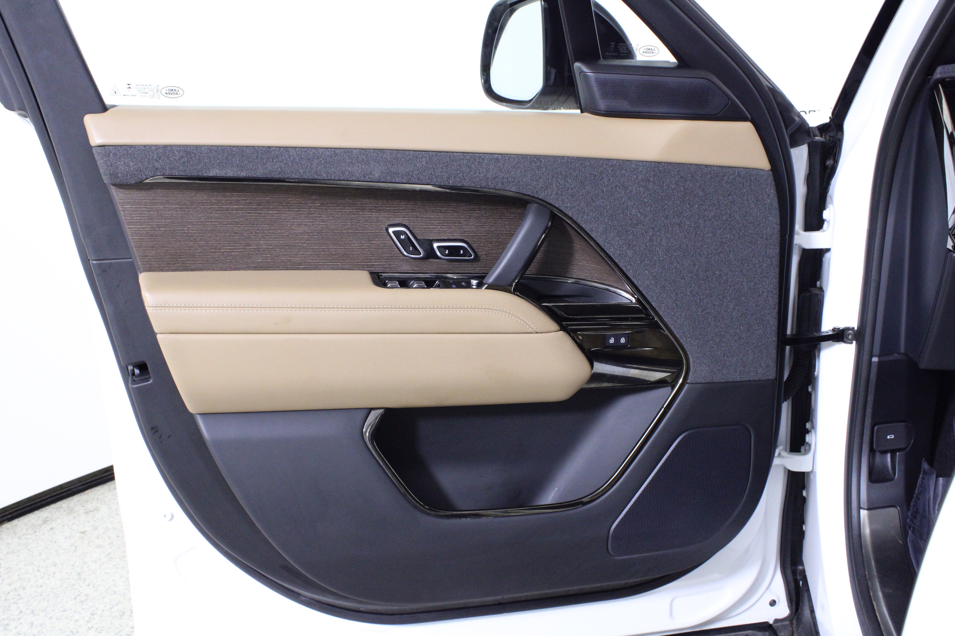 Used 2024 Land Rover Range Rover Sport SE image 22