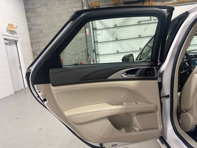 Used 2018 Lincoln MKZ Reserve w/ Climate Package FWD image 14
