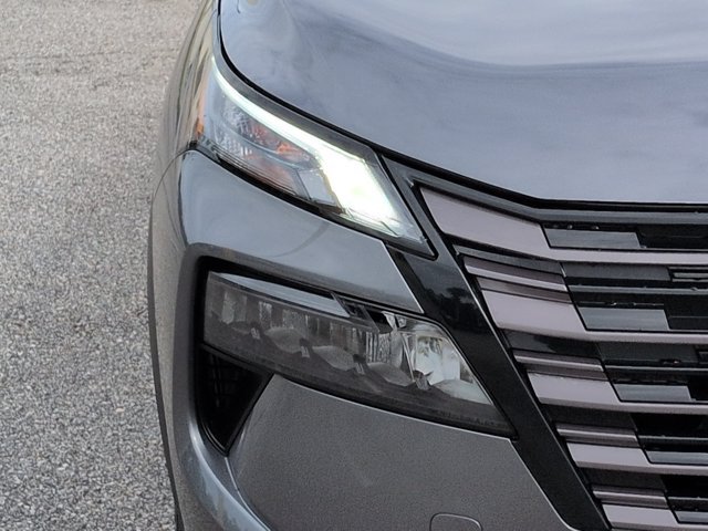 Certified 2026 Nissan Rogue SV FWD image 10