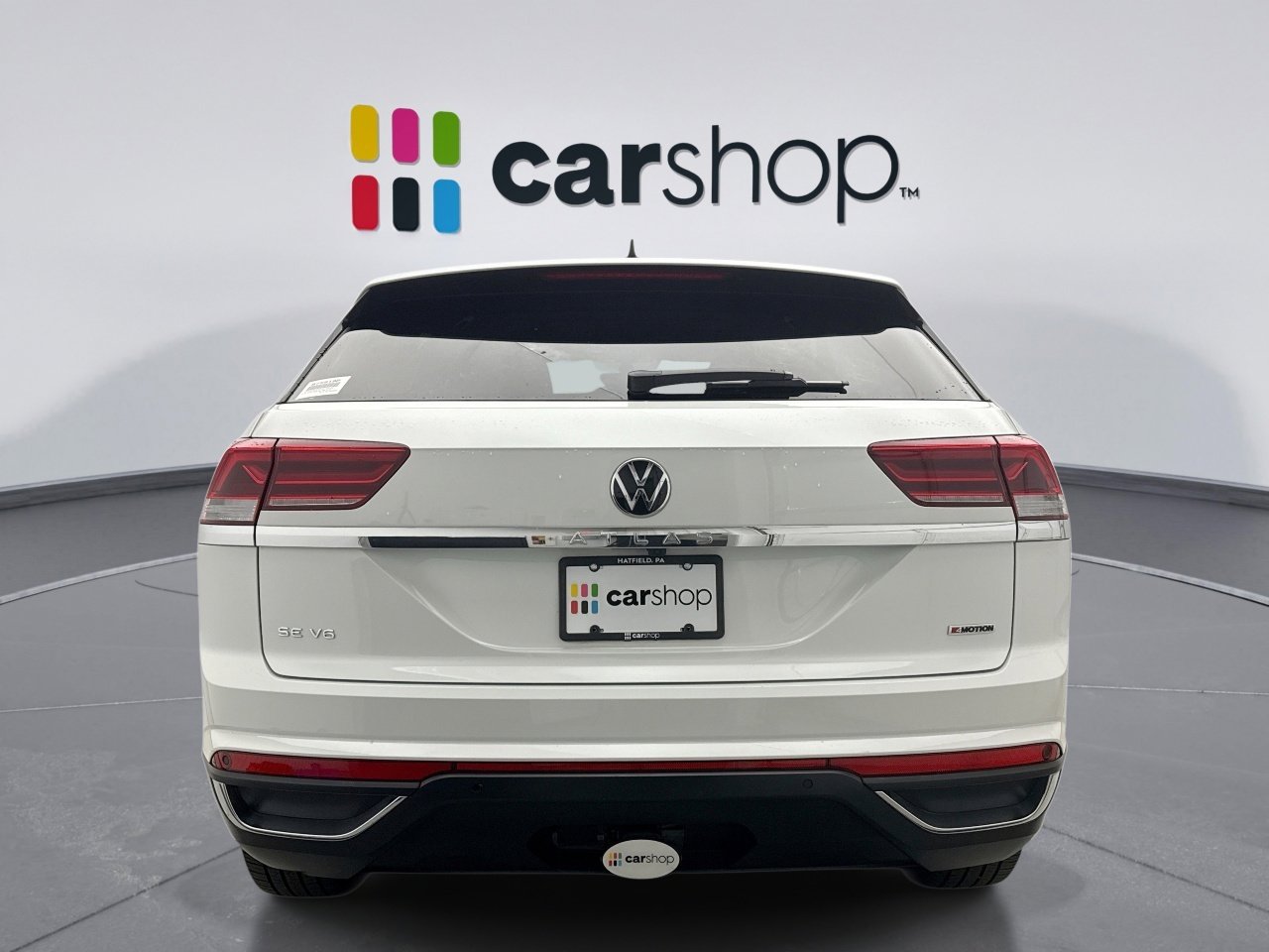 Used 2020 Volkswagen Atlas Cross Sport SE w/ Towing Package image 4