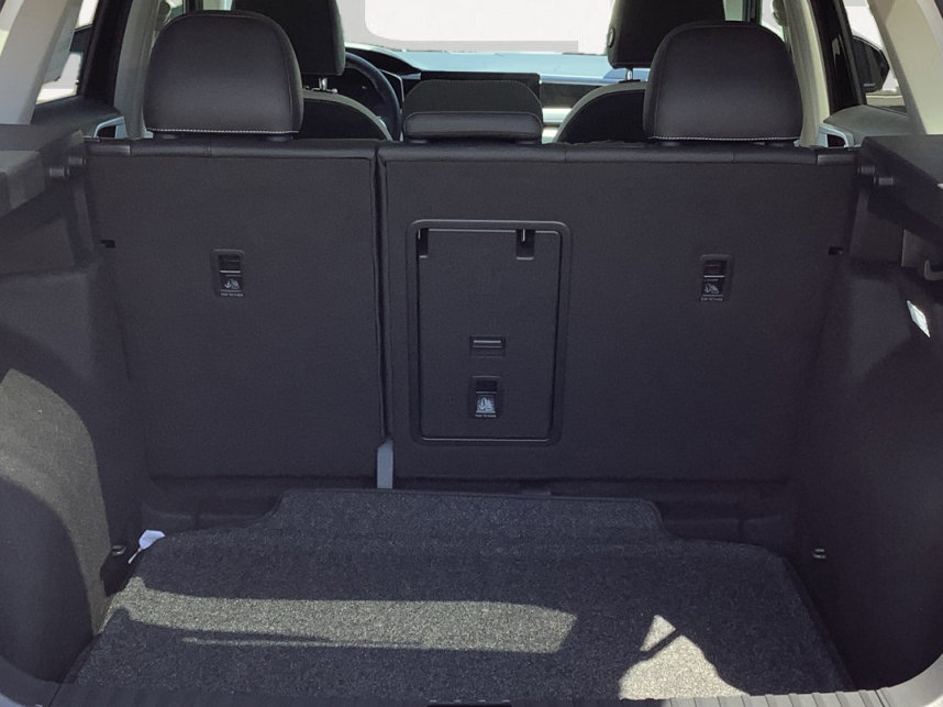 New 2026 Volkswagen Taos SE image 12