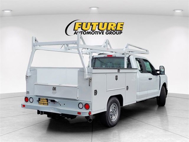 New 2026 Ford F250 XL w/ XL Chrome Package image 3