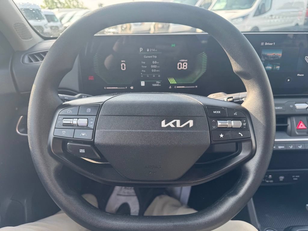 Used 2025 Kia K4 FWD image 14