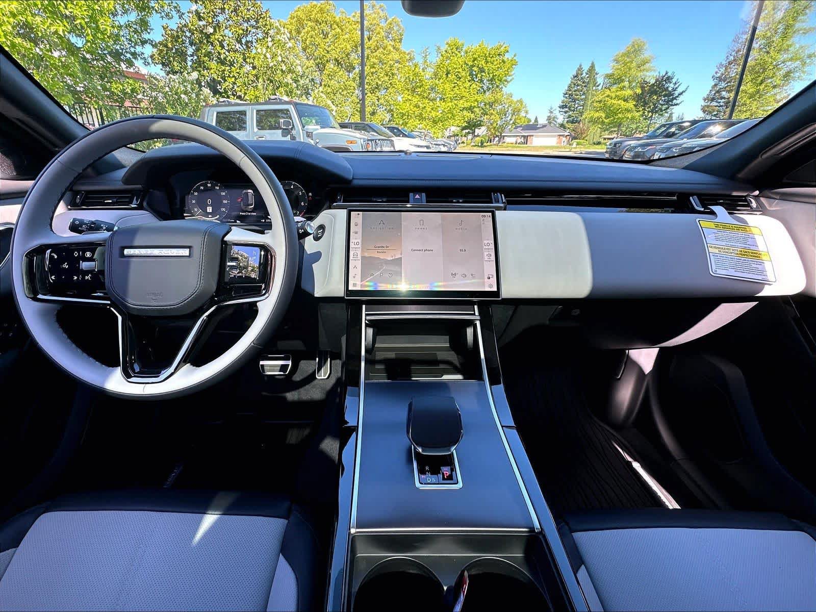 New 2026 Land Rover Range Rover Velar Dynamic SE AWD/4WD image 7