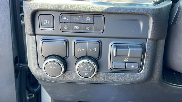 New 2026 Chevrolet Suburban Premier w/ Sun And Tow Package image 27