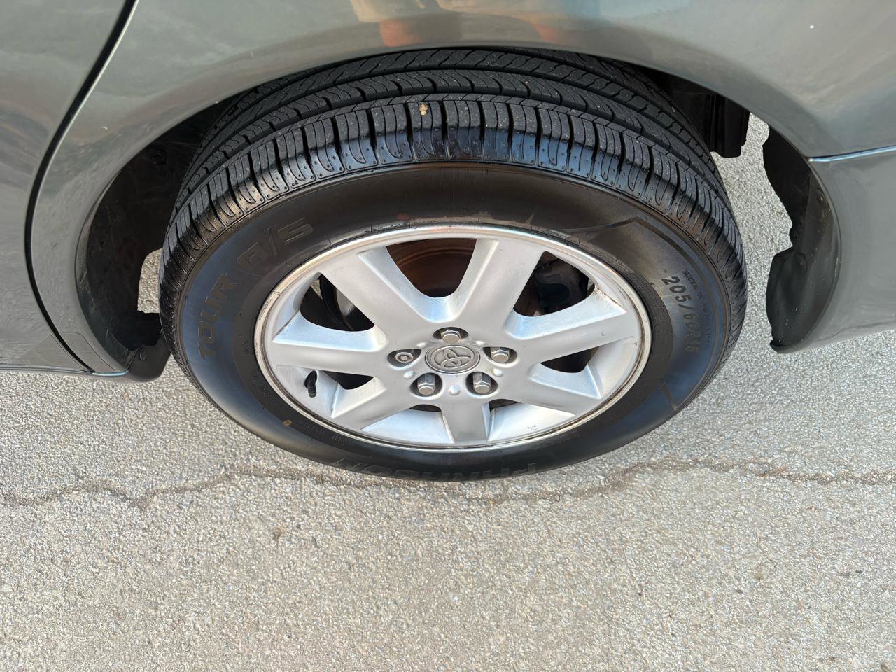 Used 2004 Toyota Avalon XLS image 28