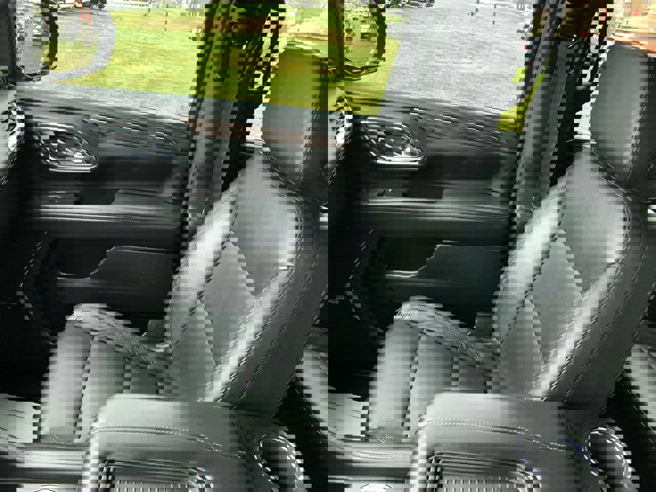 Used 2021 Chevrolet Suburban LT w/ LT Signature Plus Package image 24