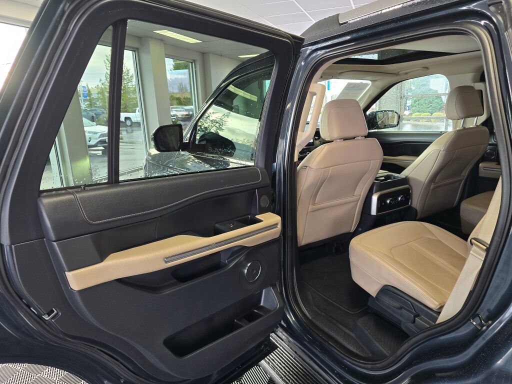 Used 2024 Ford Expedition Limited image 36