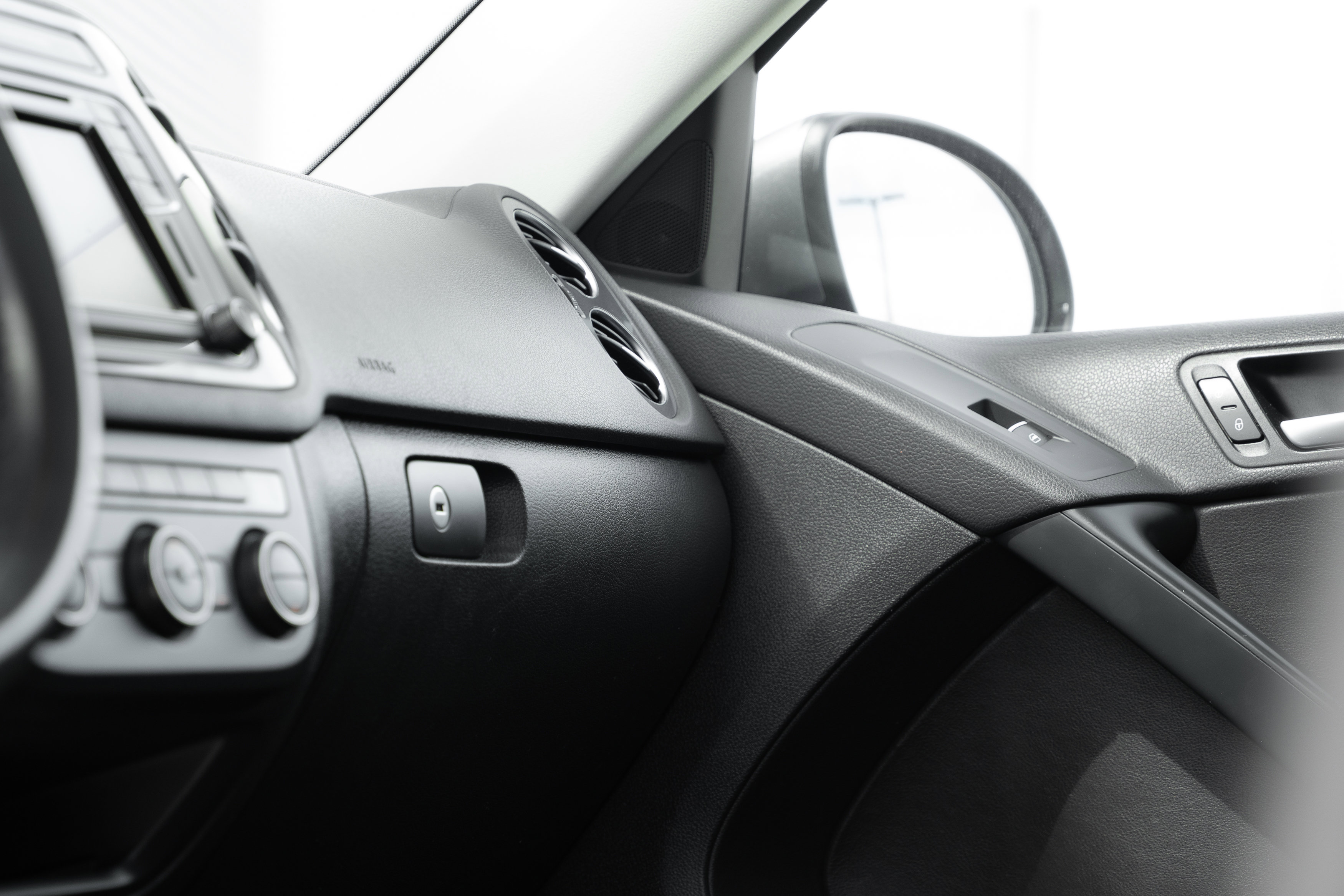 Used 2016 Volkswagen Tiguan SEL image 15