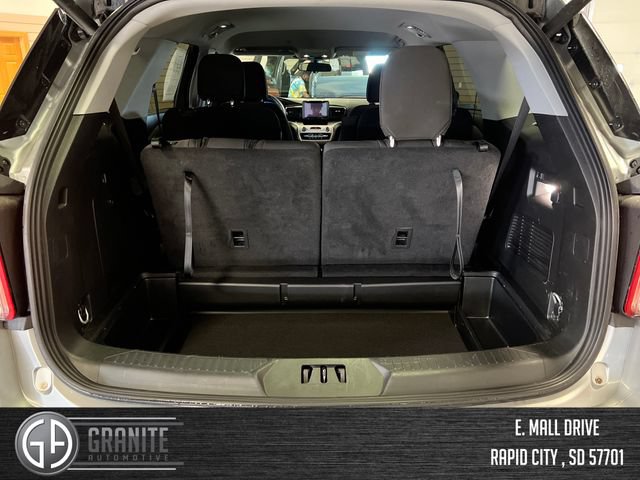 Used 2024 Ford Explorer XLT AWD/4WD image 29