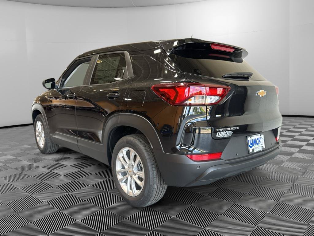 New 2026 Chevrolet TrailBlazer LS w/ LS Convenience Package FWD image 4