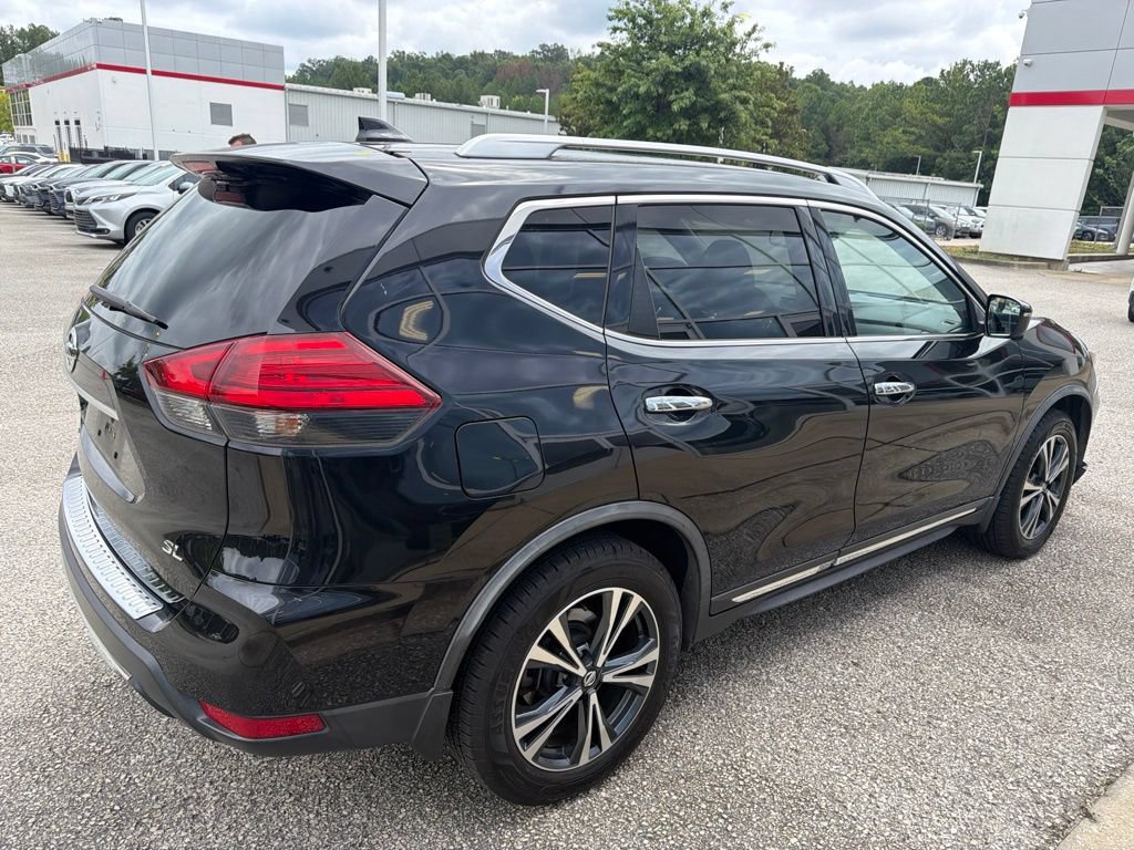Used 2017 Nissan Rogue SL FWD image 3