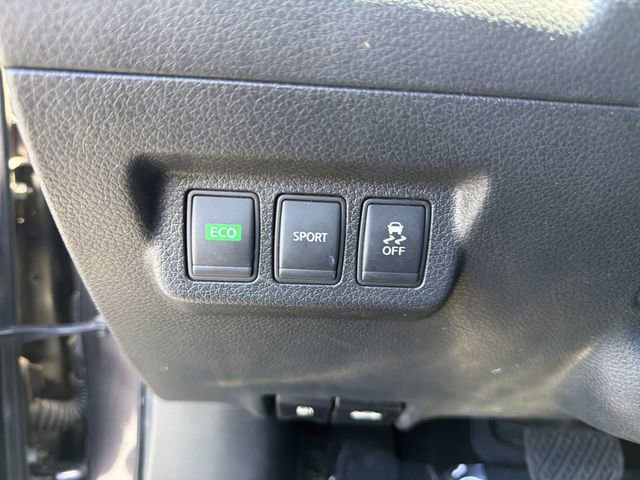 Used 2015 Nissan Sentra SL FWD image 25