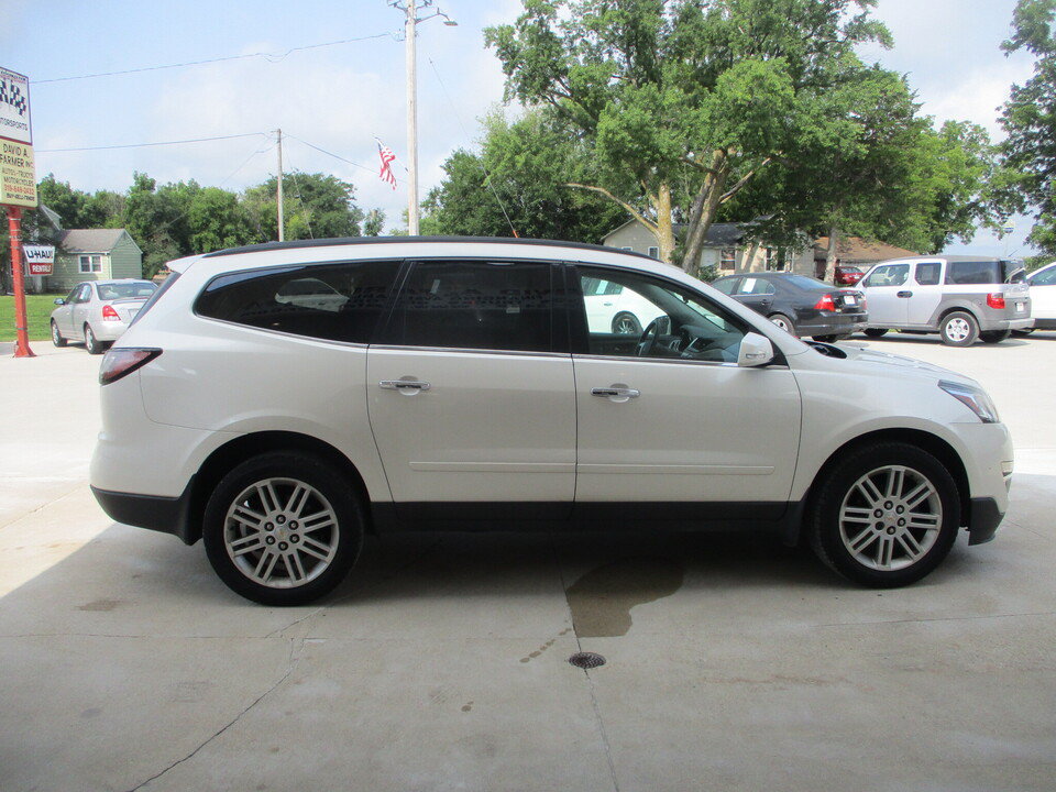 Used 2015 Chevrolet Traverse LT w/ Style and Technology Package FWD image 16