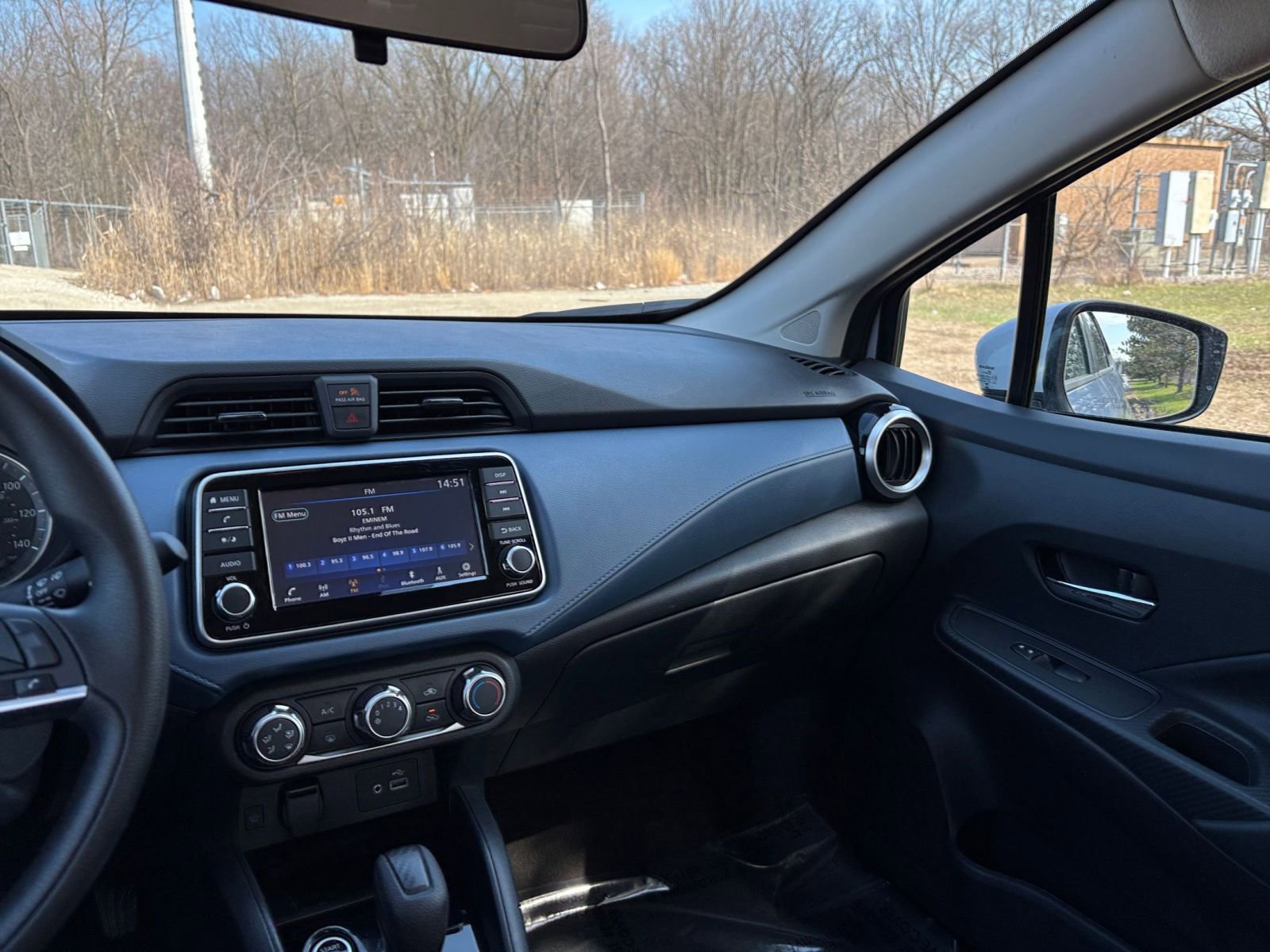 Used 2025 Nissan Versa SV image 33