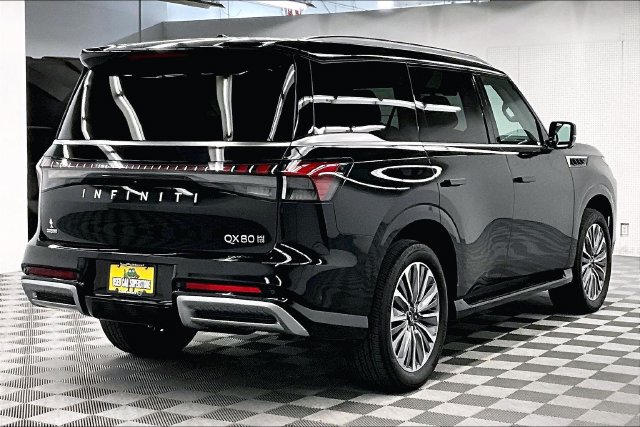 Used 2025 INFINITI QX80 Sensory AWD/4WD image 13