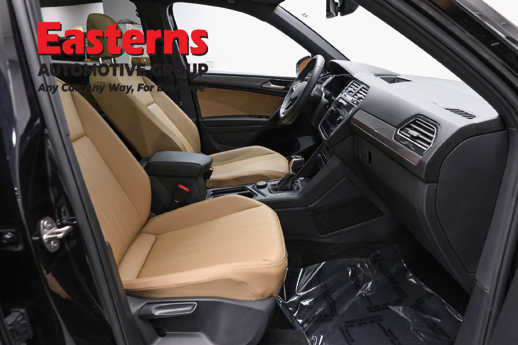 Used 2023 Volkswagen Tiguan SE AWD/4WD image 24