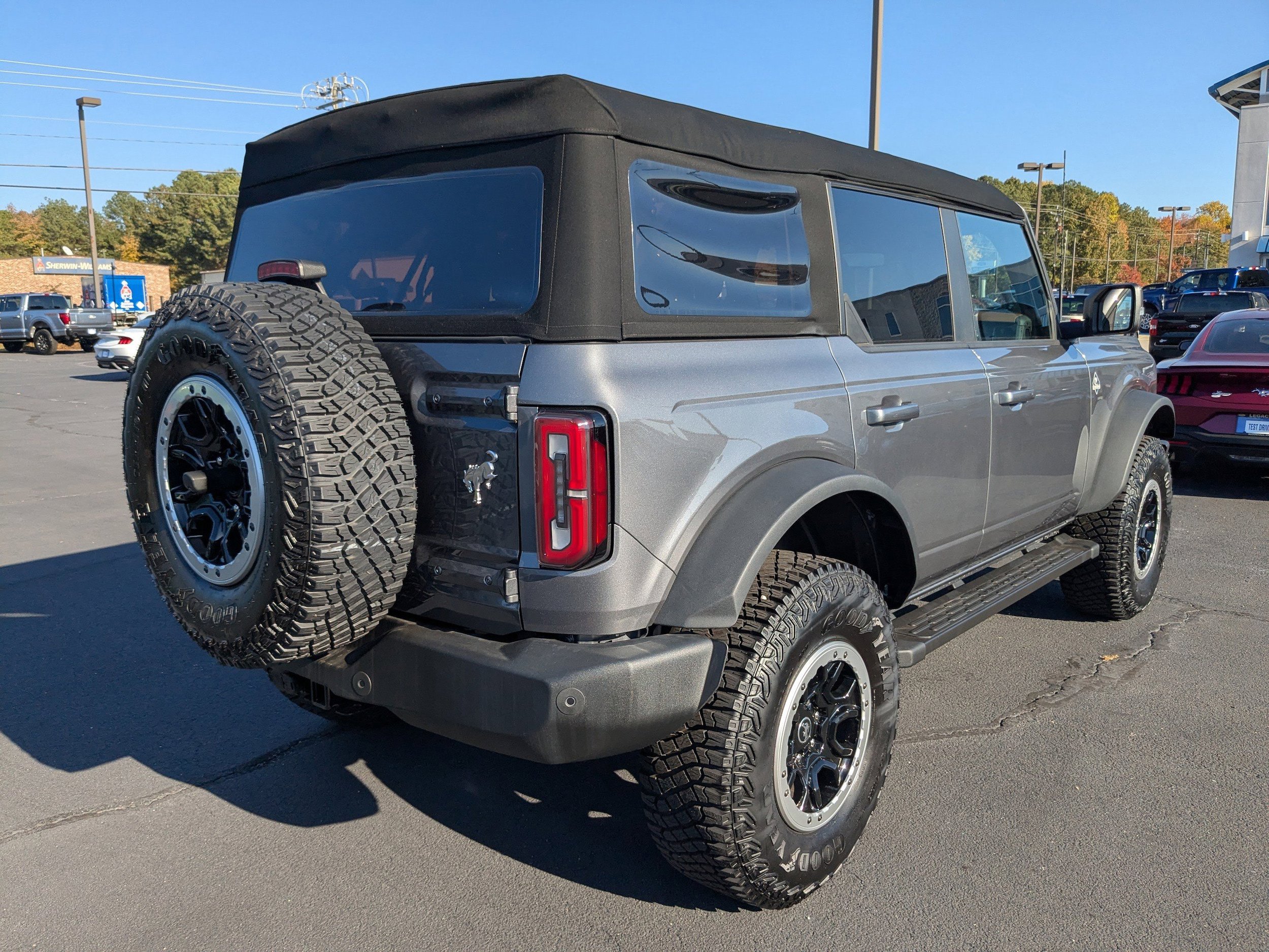New 2024 Ford Bronco Outer Banks w/ Sasquatch Package AWD/4WD image 4