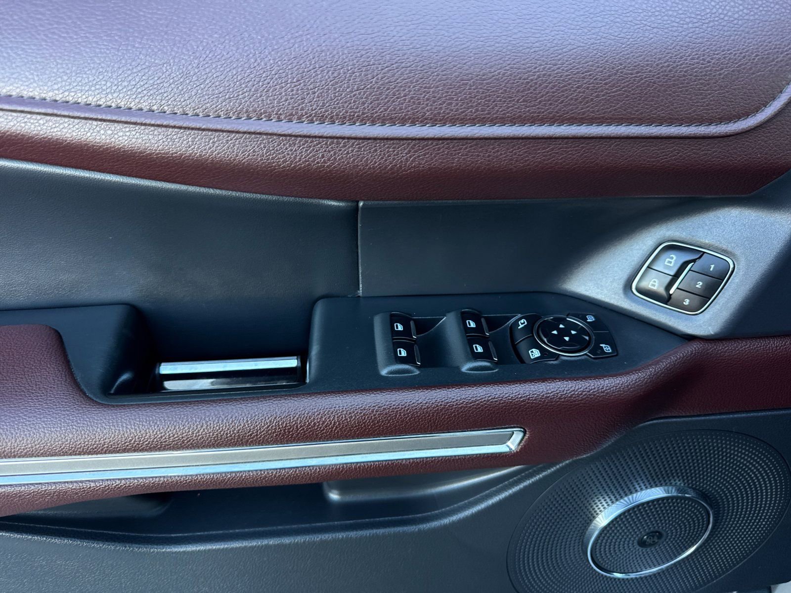 Used 2023 Ford Expedition Limited image 12