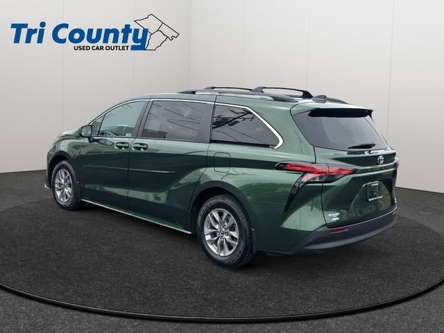 Used 2022 Toyota Sienna LE AWD/4WD image 6