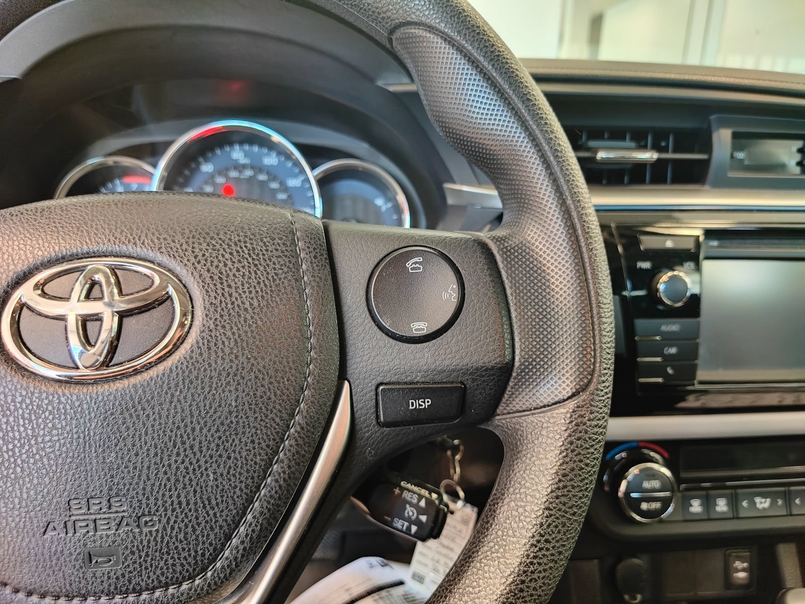 Used 2014 Toyota Corolla LE FWD image 10