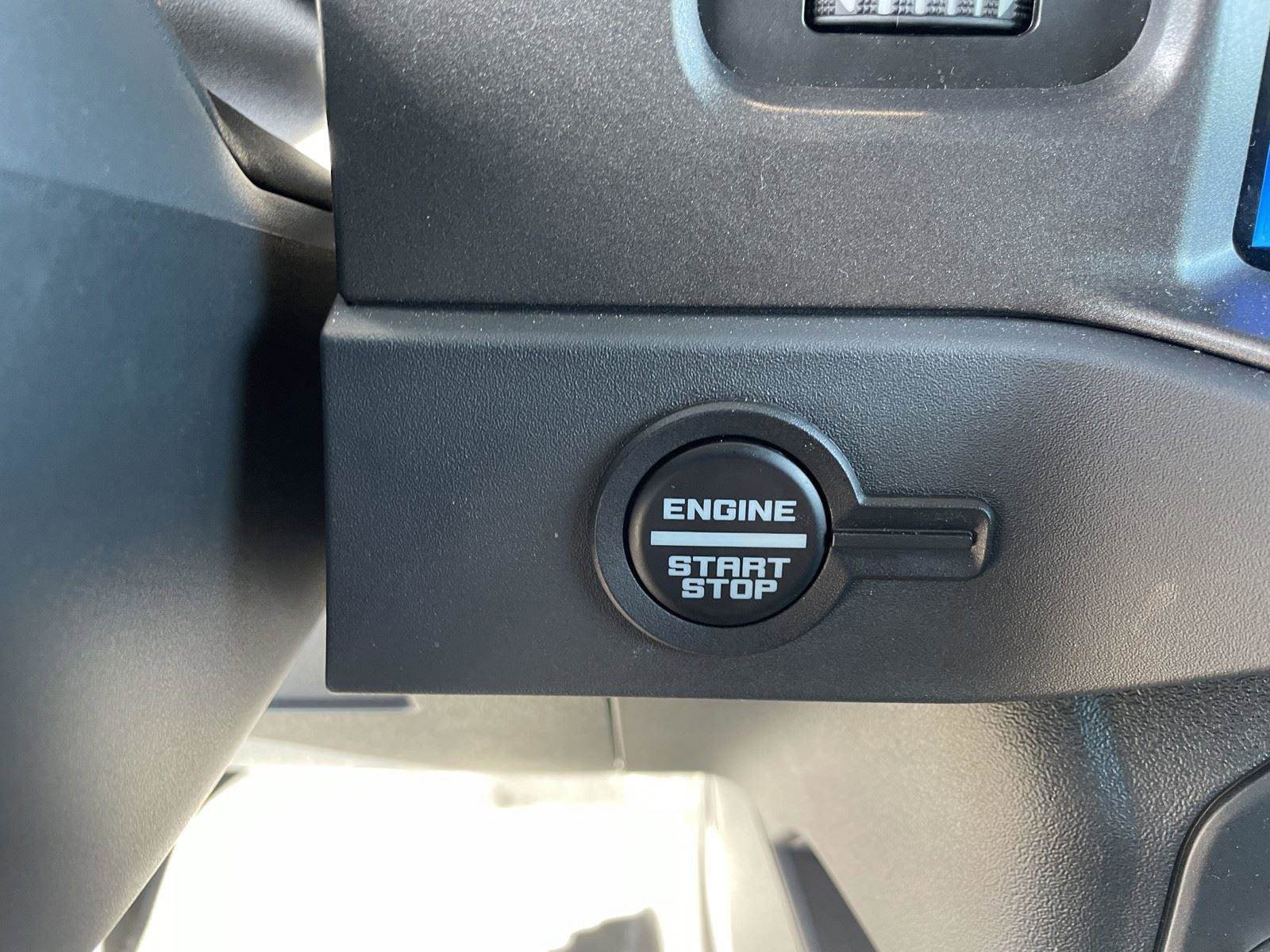 Used 2025 Ford Bronco Badlands image 18