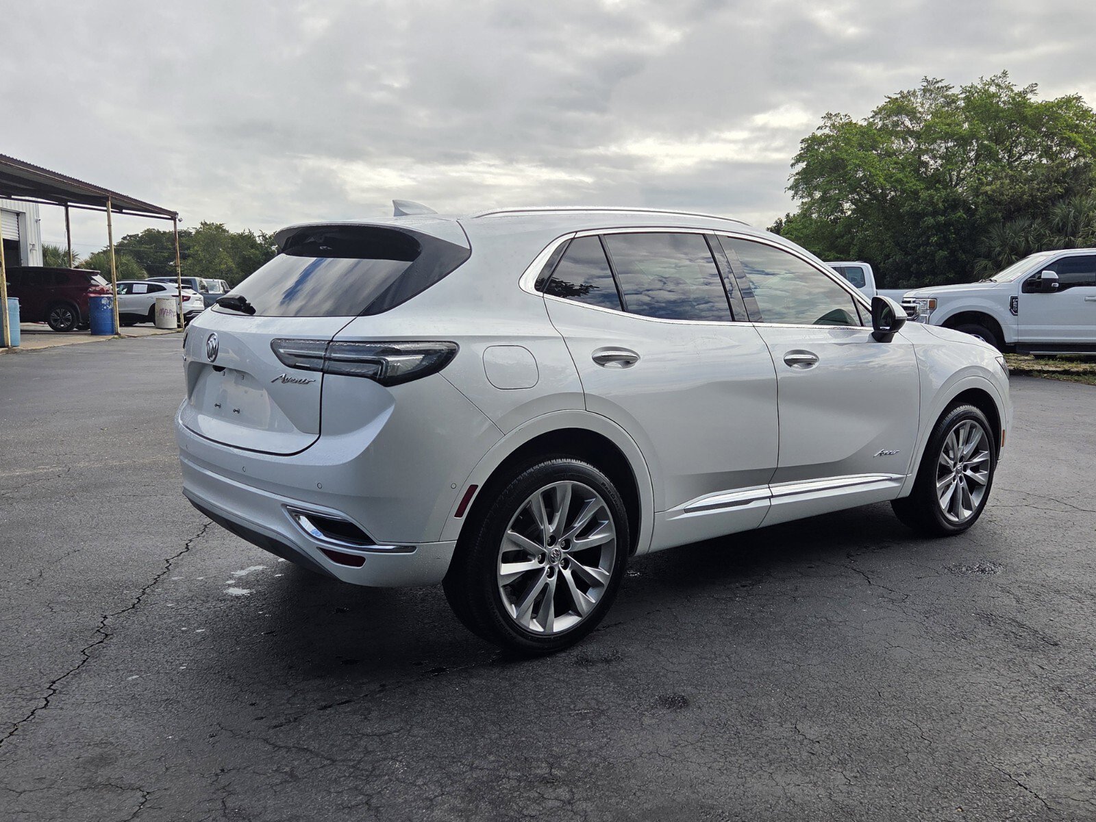 Used 2023 Buick Envision Avenir image 9