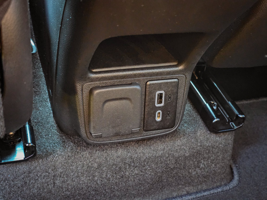 Used 2024 Buick Encore GX Avenir w/ Avenir Convenience Package FWD image 36