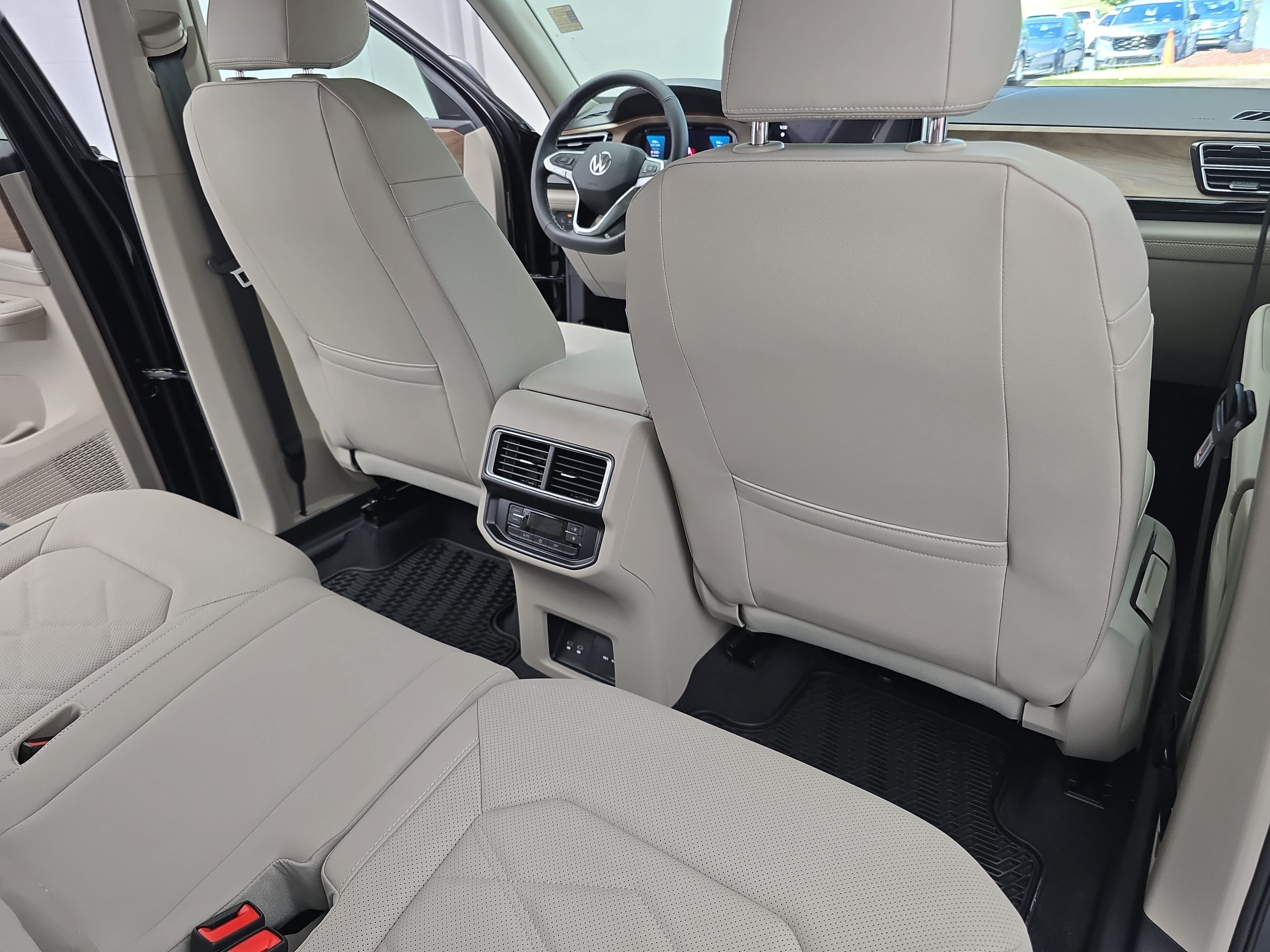 New 2026 Volkswagen Atlas SE FWD image 11