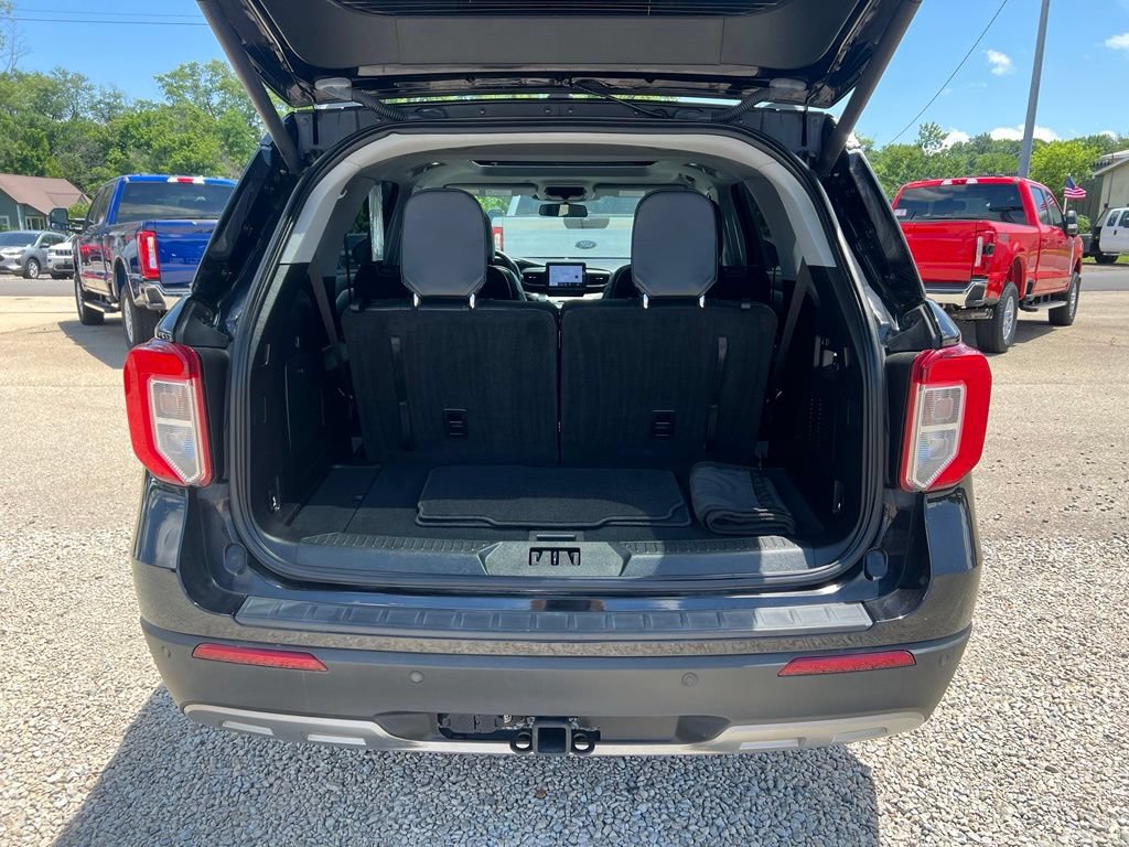 Used 2021 Ford Explorer XLT w/ Equipment Group 202A AWD/4WD image 18