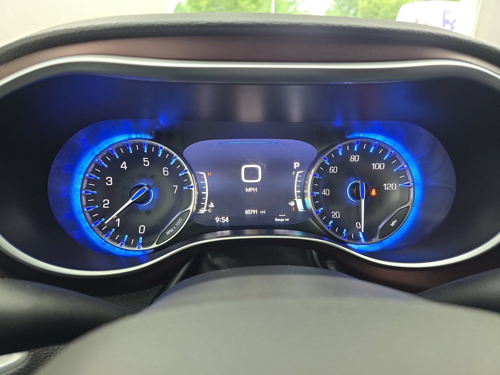 Used 2017 Chrysler Pacifica Limited w/ UConnect Theater Package FWD image 20
