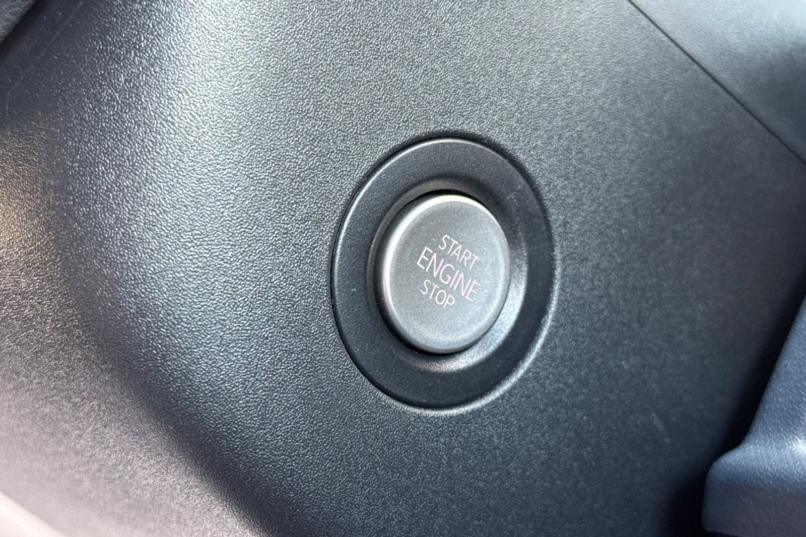 New 2025 Volkswagen ID. Buzz Pro S RWD image 23