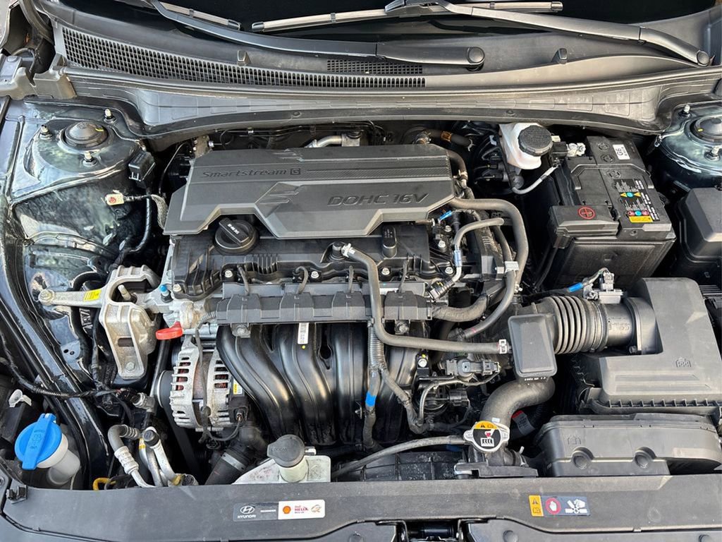 Certified 2023 Hyundai Elantra Limited image 13