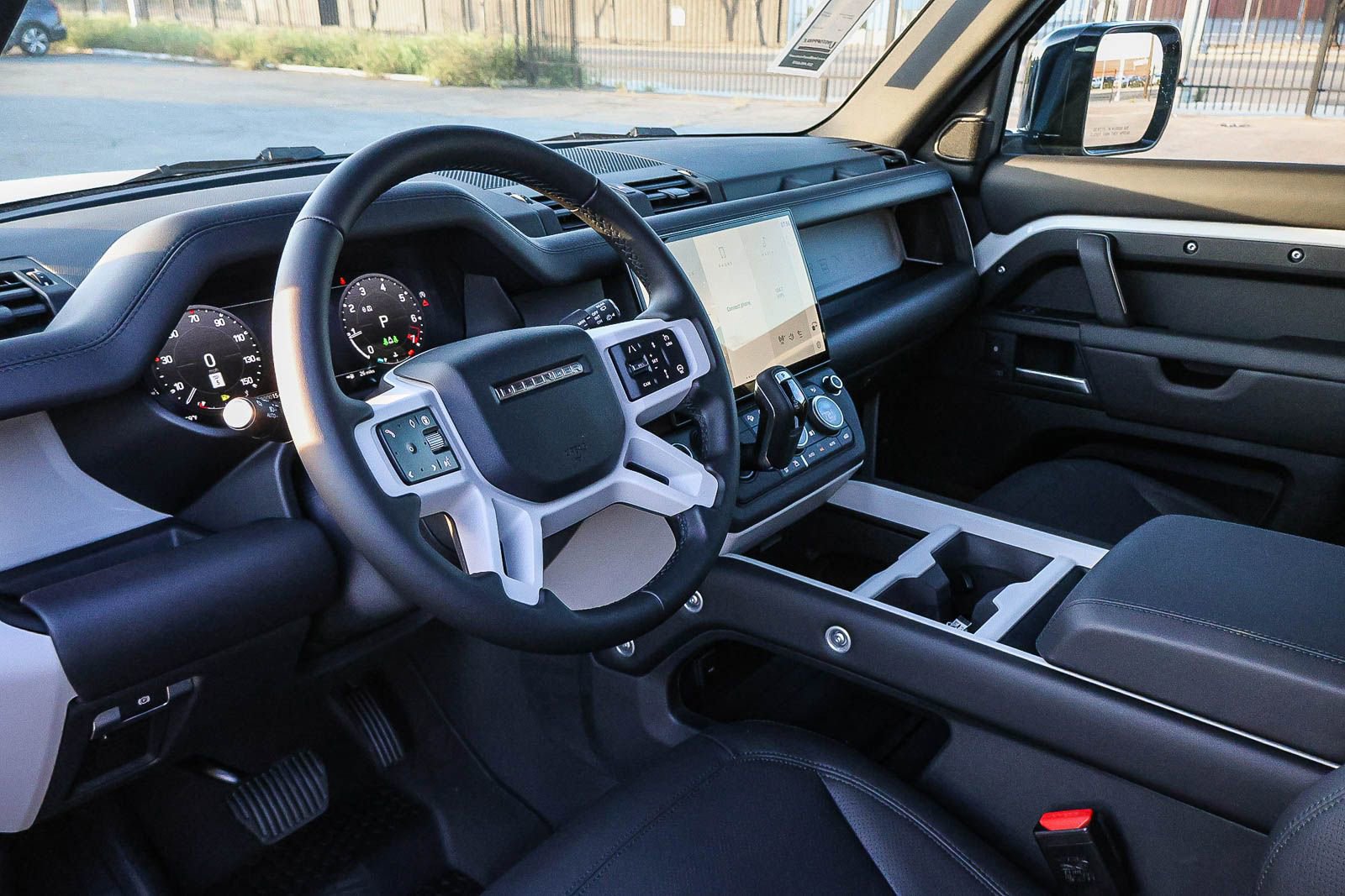 New 2026 Land Rover Defender 110 X-Dynamic SE image 29