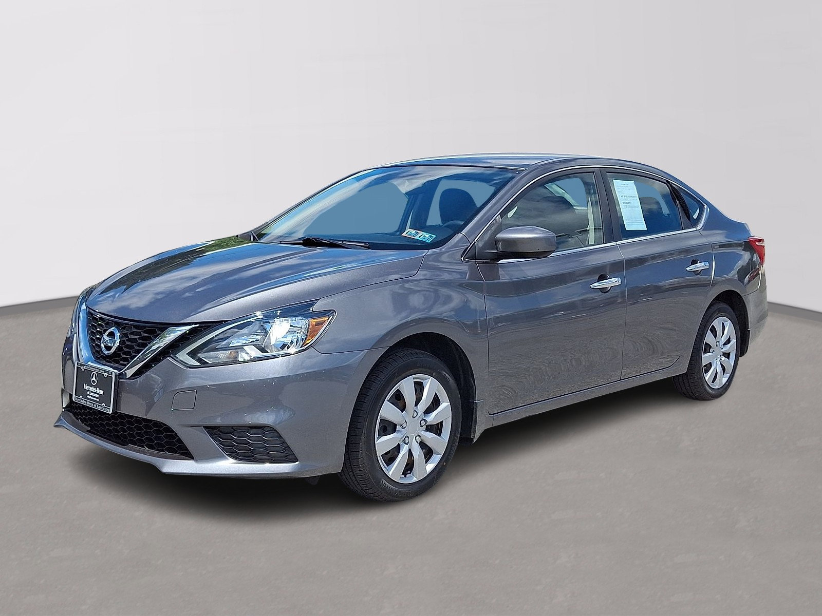 Used 2016 Nissan Sentra SV w/ Driver's Assist Package FWD image 1