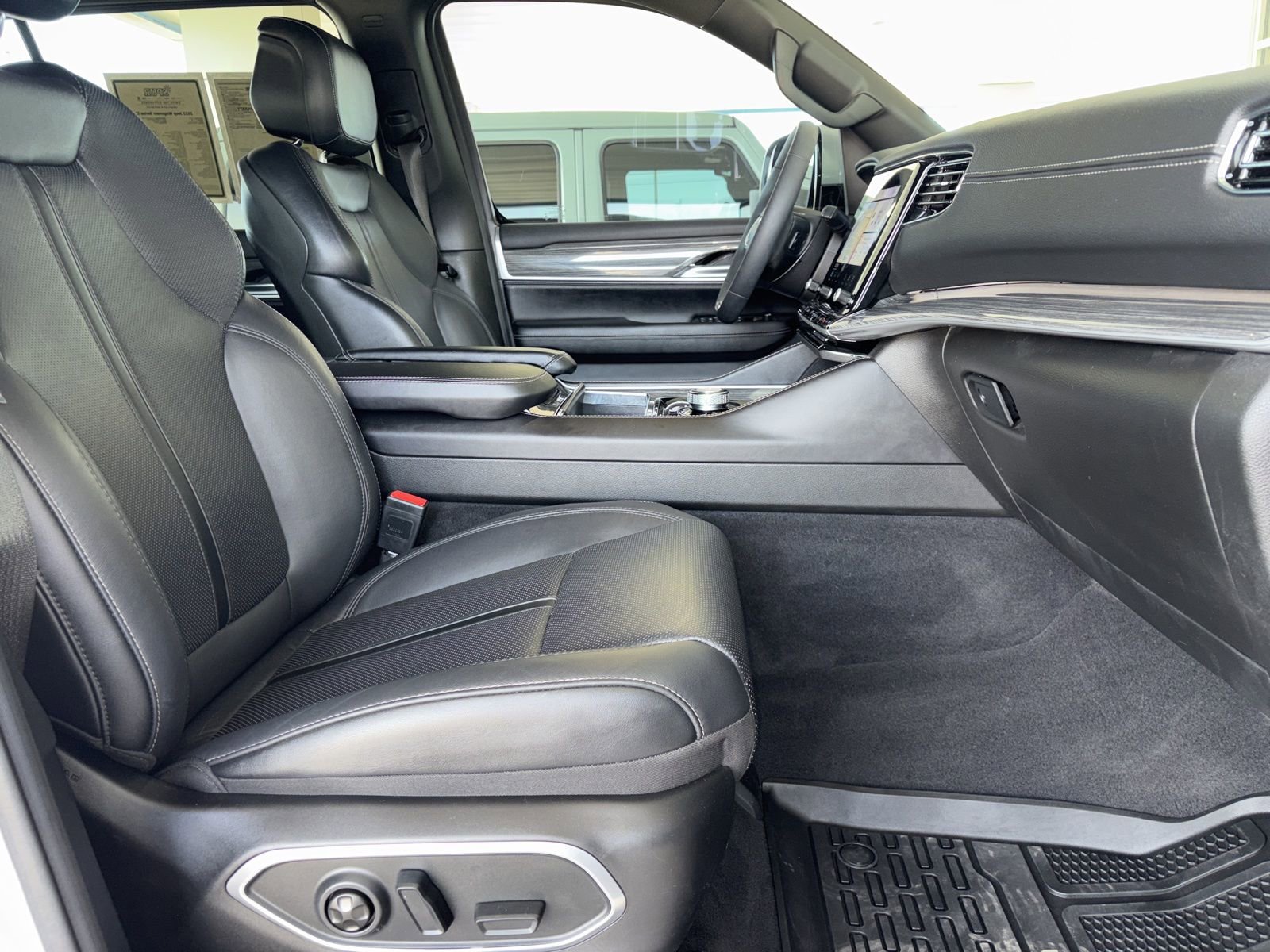 Used 2022 Jeep Wagoneer Series II image 47