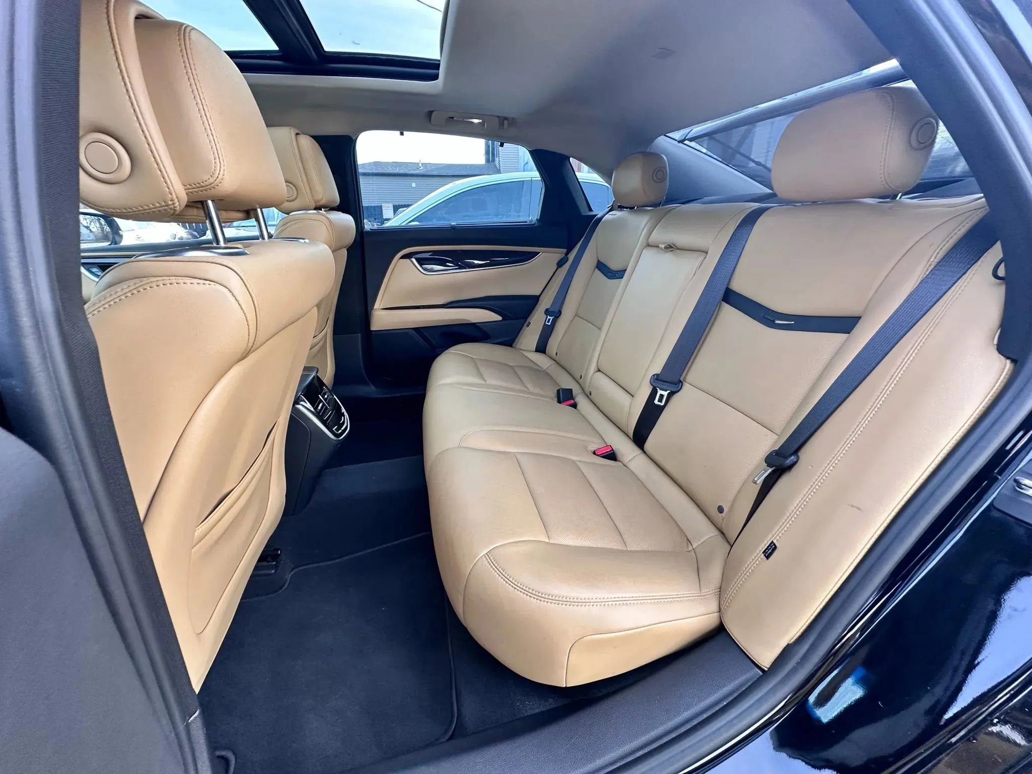 Used 2013 Cadillac XTS Premium image 11